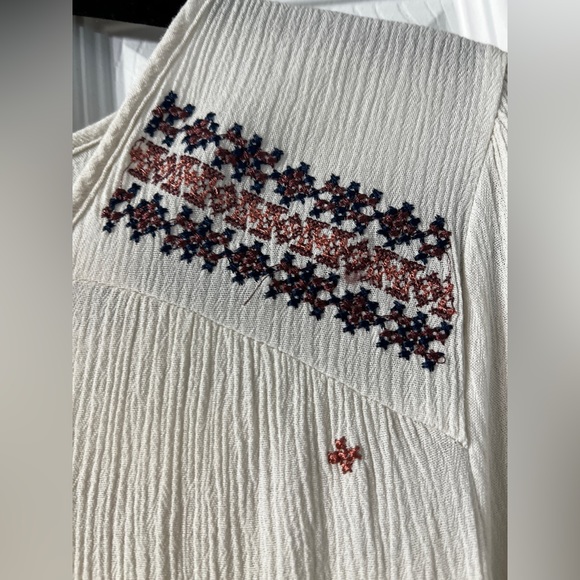 Bobeau boho blouse- long sleeves-  XS -embroidered - Picture 3 of 6